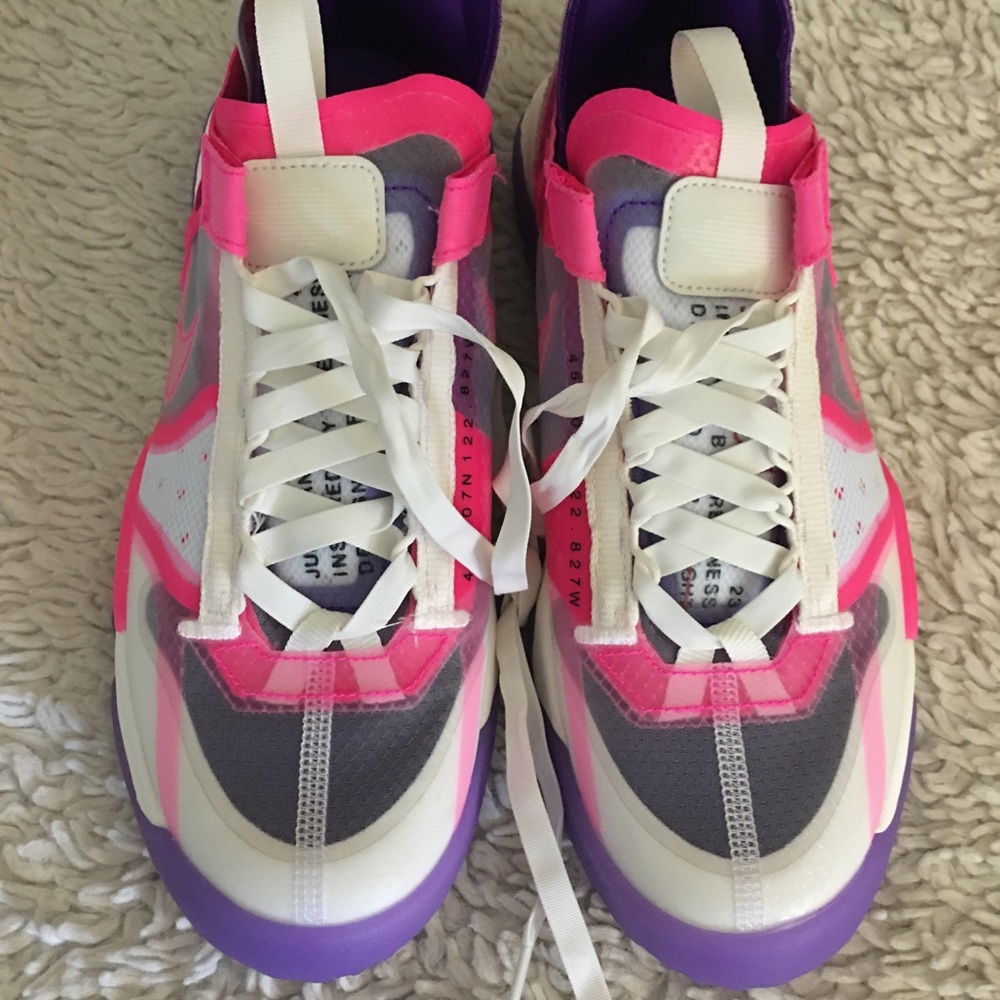 Nike - Picture 6 of 15